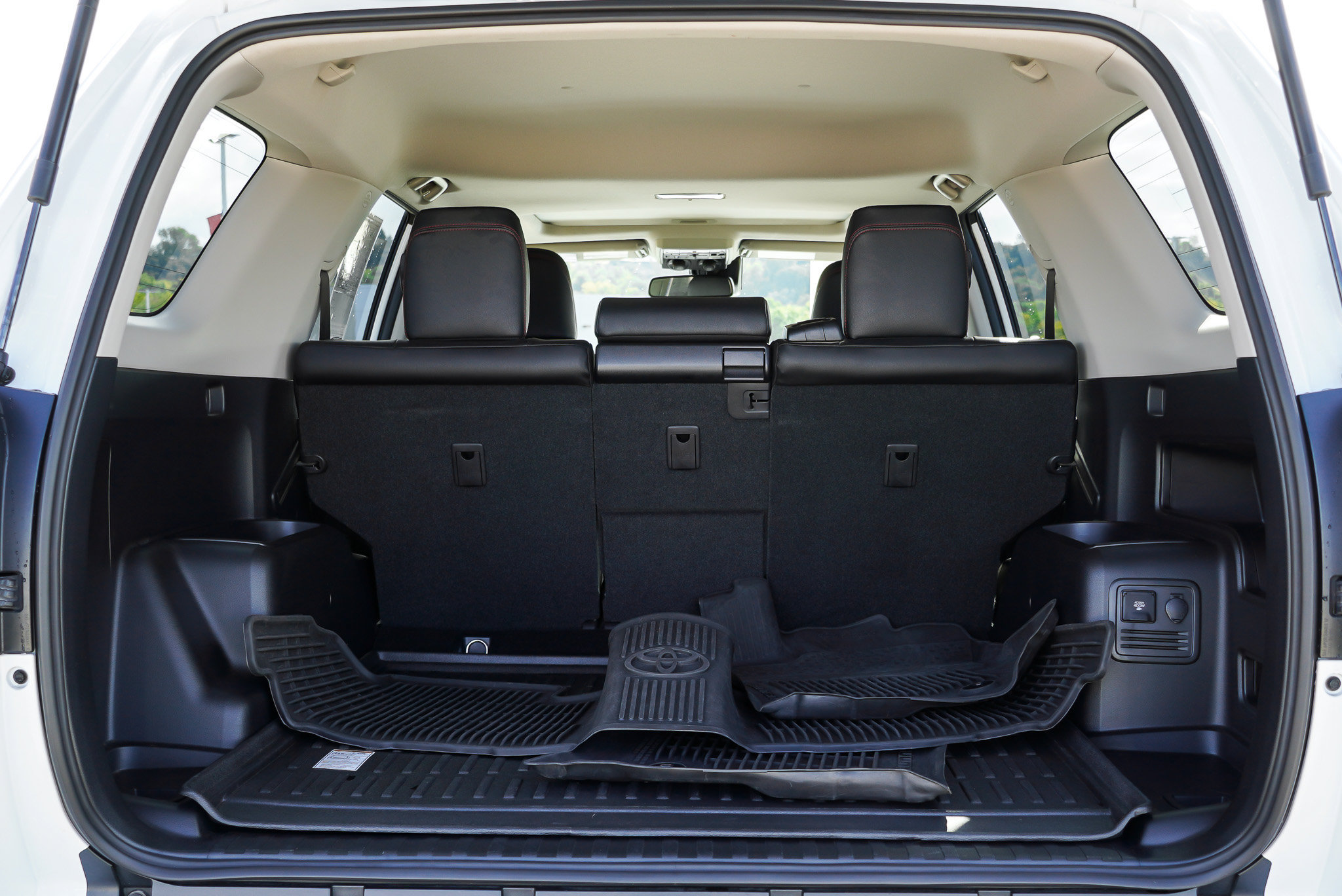 Certified 2024 Toyota 4Runner TRD Off-Road Premium w/ Moonroof Package AWD/4WD image 14