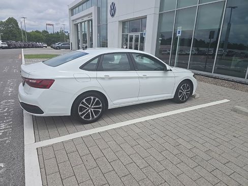 Used 2026 Volkswagen Jetta Sport FWD image 4