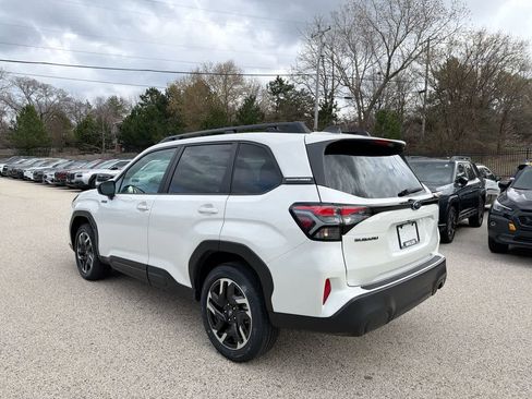 New 2026 Subaru Forester Premium AWD/4WD image 11