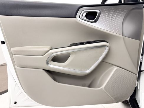 Used 2022 Kia Soul LX w/ Technology Package FWD image 34