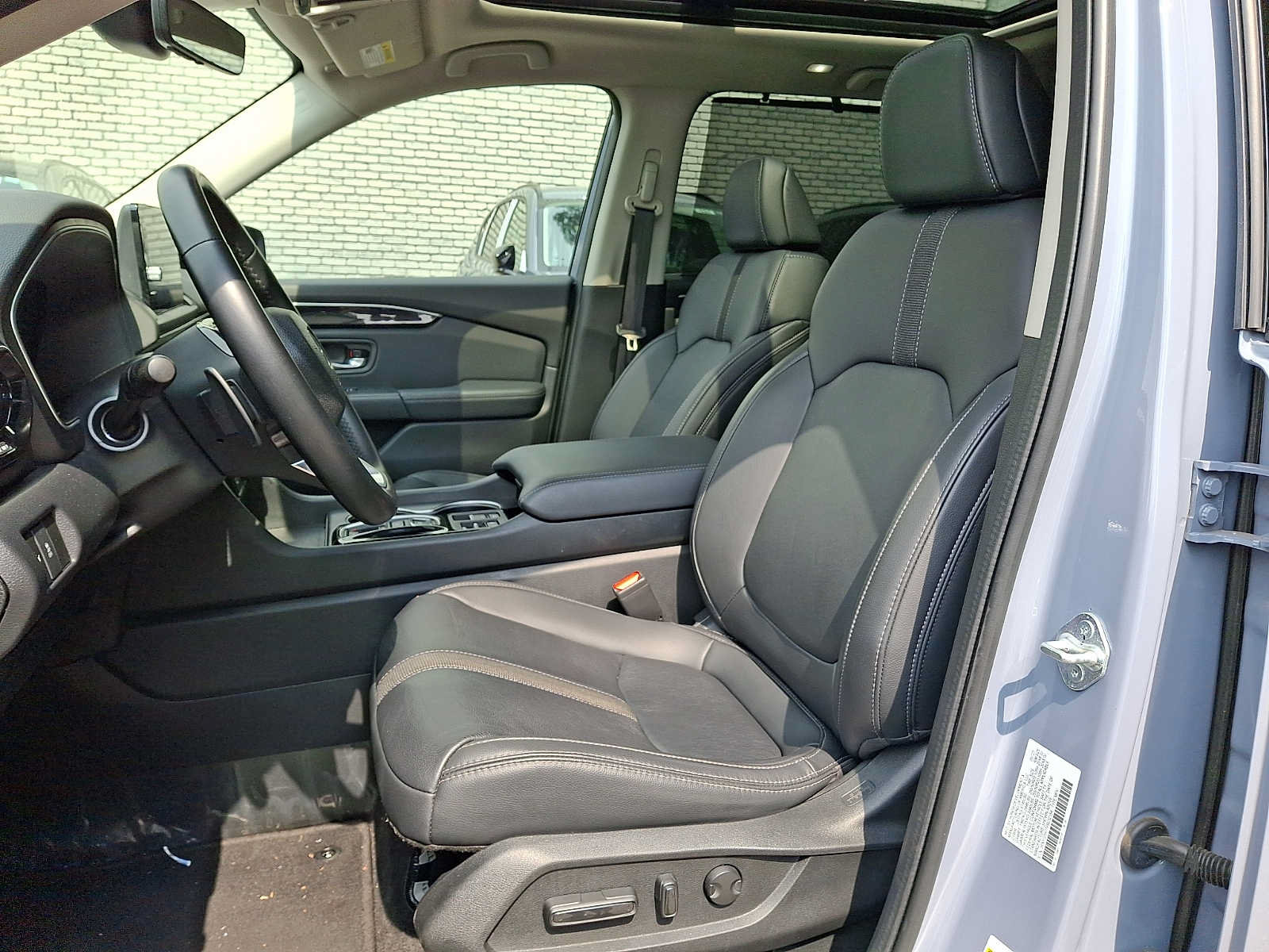 Used 2023 Honda Pilot Touring image 11