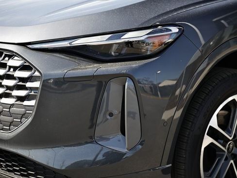 New 2025 Audi Q5 Premium image 12