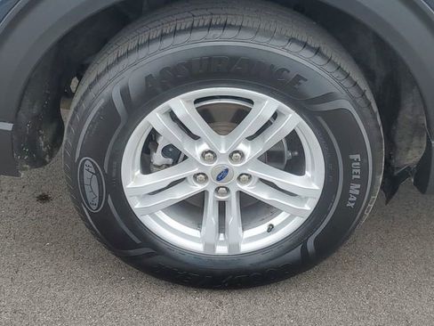 Certified 2024 Ford Explorer XLT w/ Equipment Group 202A AWD/4WD image 5