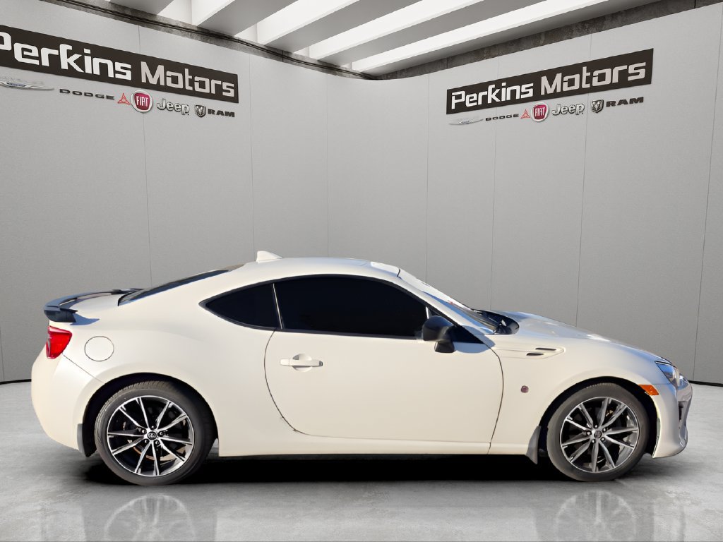 Used 2018 Toyota 86 RWD image 6