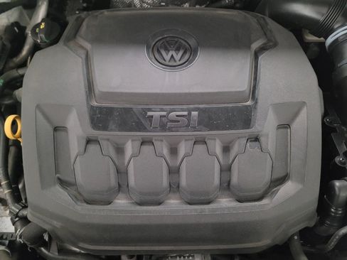 Used 2023 Volkswagen Tiguan SE w/ Panoramic Sunroof Package FWD image 30