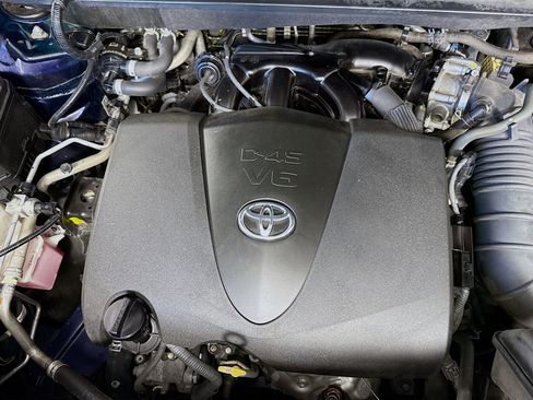 Used 2020 Toyota Highlander XLE image 39