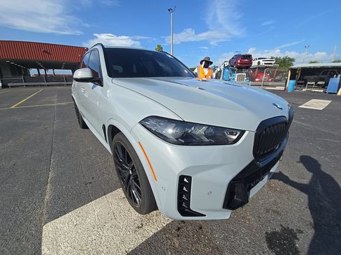 Used 2024 BMW X5 sDrive40i w/ M Sport Package RWD image 4