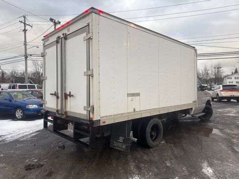 Used 2017 Ford E-450 and Econoline 450 Super Duty image 6