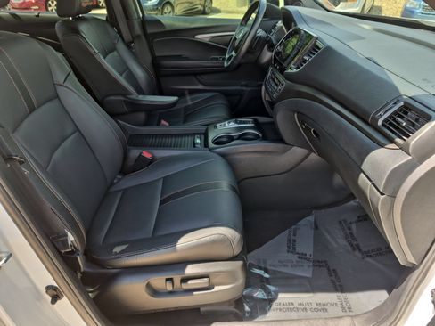 Certified 2022 Honda Passport TrailSport image 32