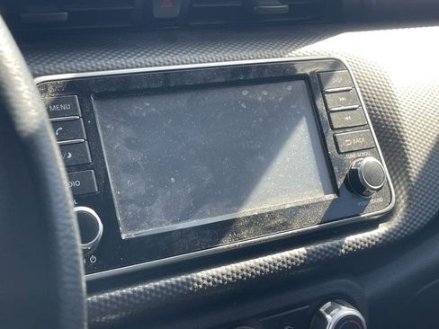 Used 2019 Nissan Kicks S image 12