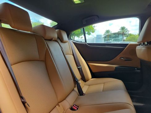 Used 2019 Lexus ES 350 w/ Accessory Package 2 FWD image 21