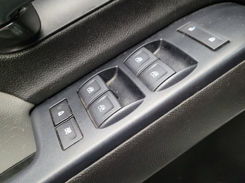 Used 2019 Chevrolet Silverado 1500 W/T AWD/4WD image 27