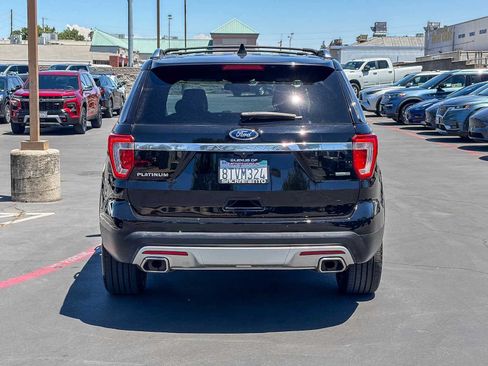 Used 2017 Ford Explorer Platinum AWD/4WD image 3