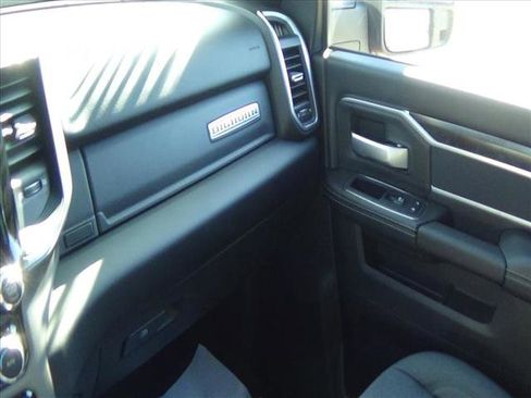 Used 2024 RAM 2500 Big Horn w/ Sport Appearance Package image 42