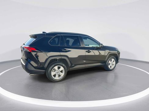 Certified 2021 Toyota RAV4 LE AWD/4WD image 8