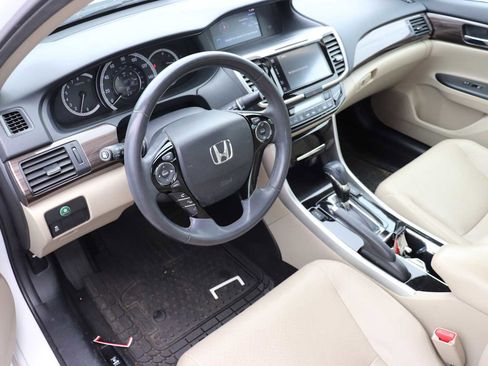 Used 2017 Honda Accord EX-L image 10