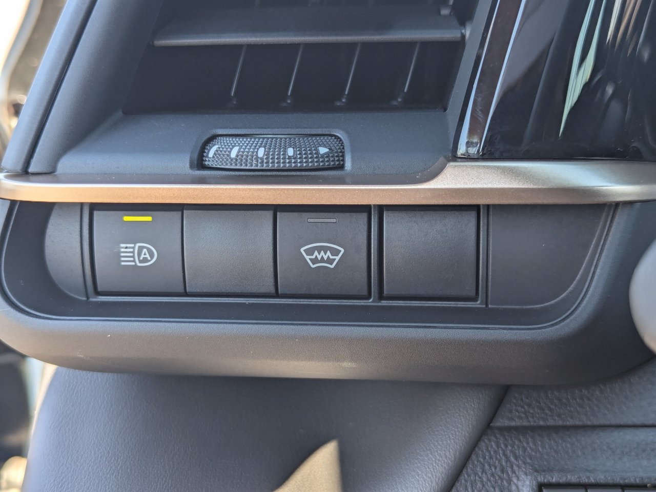 Used 2026 Toyota Crown AWD/4WD image 40