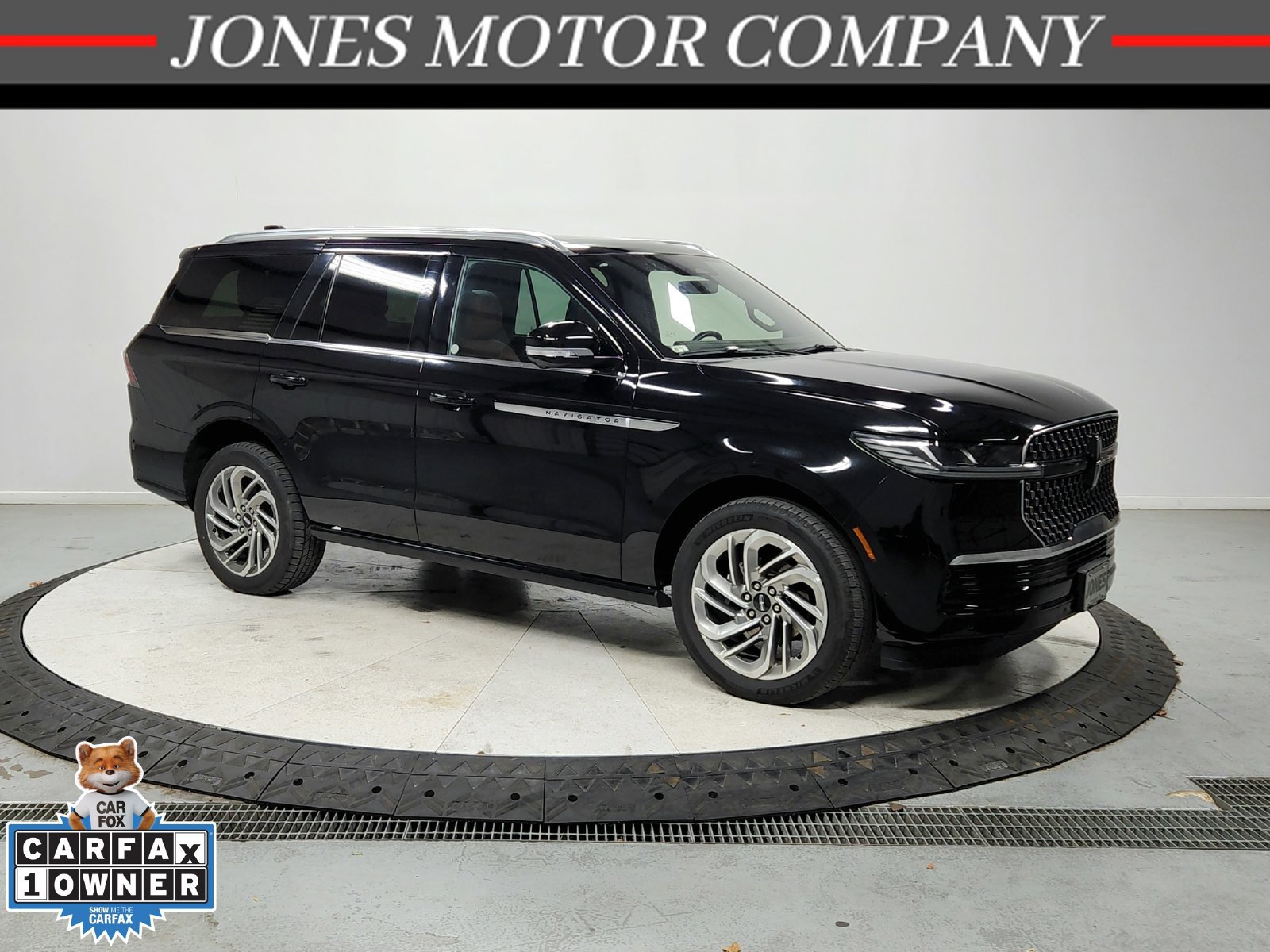 Used 2025 Lincoln Navigator Reserve AWD/4WD image 1