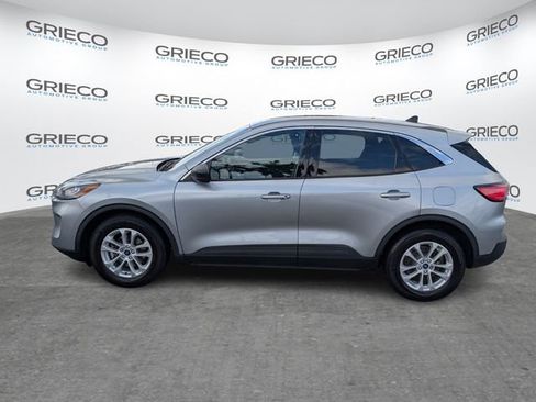 Used 2022 Ford Escape SE image 4