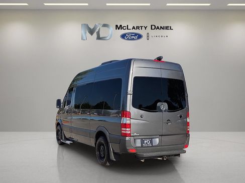 Used 2018 Mercedes-Benz Sprinter 2500 image 4