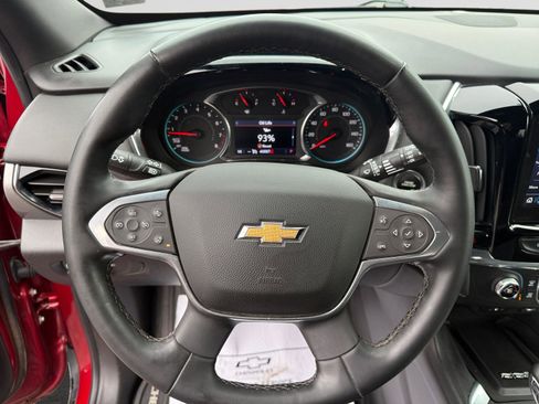 Used 2023 Chevrolet Traverse LT image 12