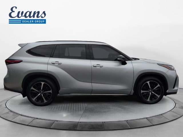 Used 2021 Toyota Highlander XSE AWD/4WD image 9
