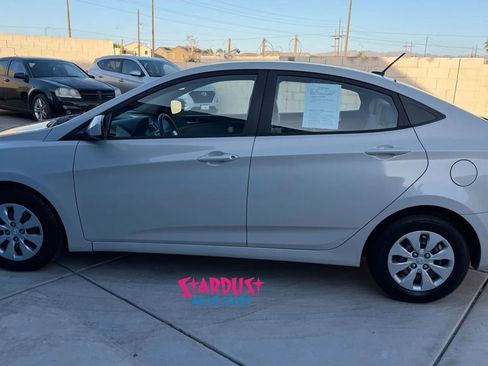 Used 2016 Hyundai Accent SE FWD image 2