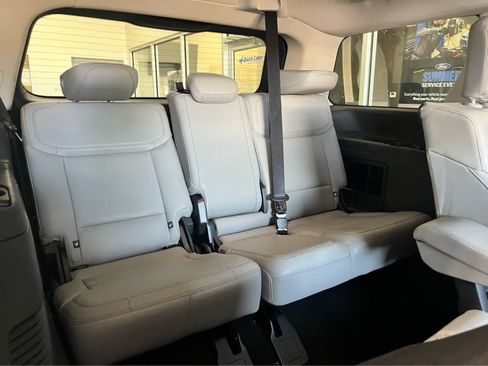 Used 2025 Ford Expedition Active AWD/4WD image 42