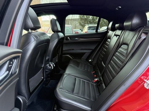 Used 2018 Alfa Romeo Stelvio Ti Sport image 11