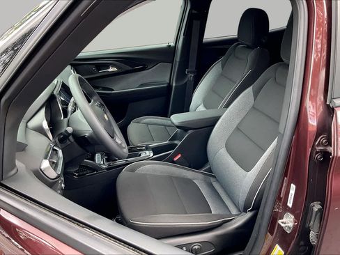 Used 2023 Chevrolet TrailBlazer LT w/ Convenience Package FWD image 24