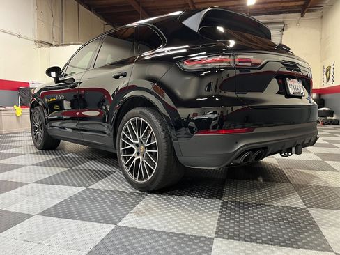 Used 2022 Porsche Cayenne S Platinum image 3