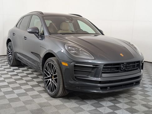 Used 2026 Porsche Macan AWD/4WD image 8