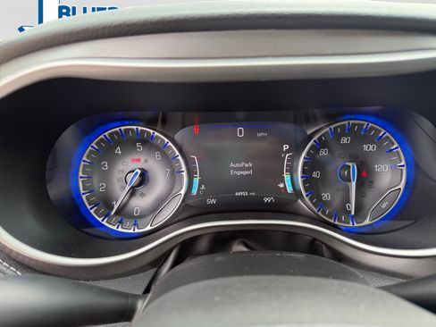 Certified 2023 Chrysler Pacifica Touring-L FWD image 14