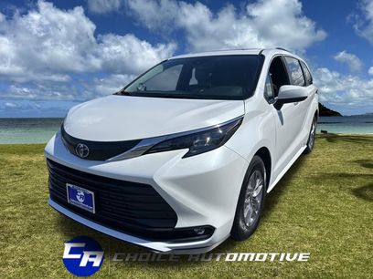 Used 2025 Toyota Sienna XLE
