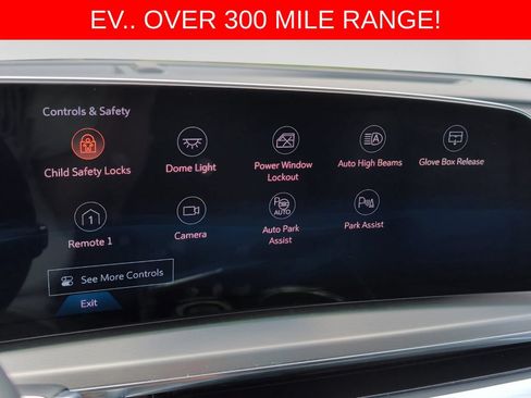 Used 2024 Cadillac Lyriq Luxury w/ LPO, Floor Liner Package AWD/4WD image 19