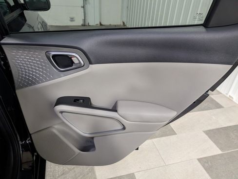 Used 2025 Kia Soul LX w/ LX Technology Package image 23