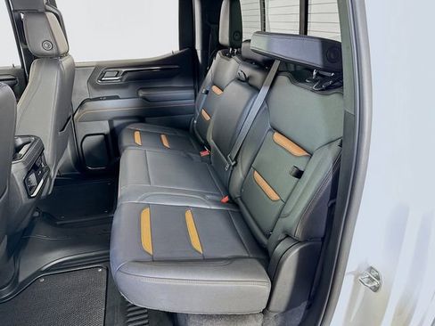 Used 2022 GMC Sierra 1500 AT4 w/ AT4 Premium Package image 5