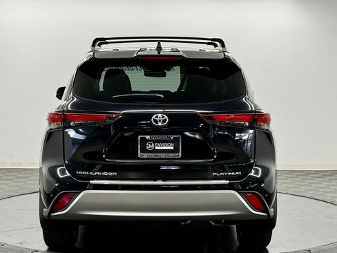 Used 2026 Toyota Highlander Platinum AWD/4WD image 13