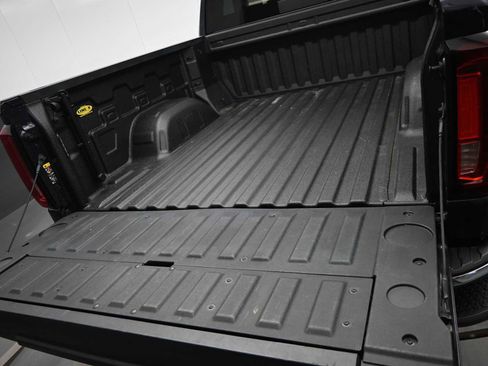 Used 2022 GMC Sierra 1500 SLT w/ SLT Convenience Package image 14