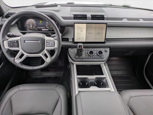 New 2025 Land Rover Defender 110 X-Dynamic SE image 15