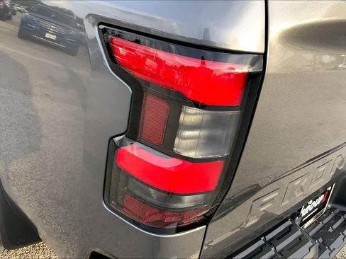 Used 2024 Nissan Frontier SV w/ SV Convenience Package RWD image 28