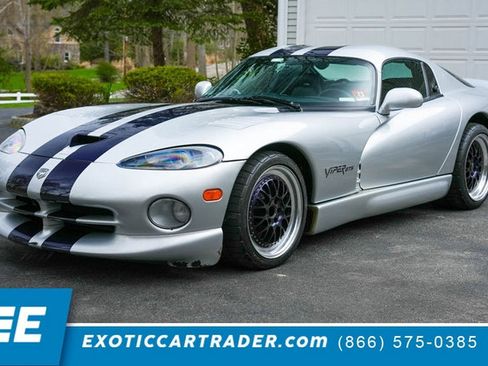 Used 1998 Dodge Viper GTS image 1