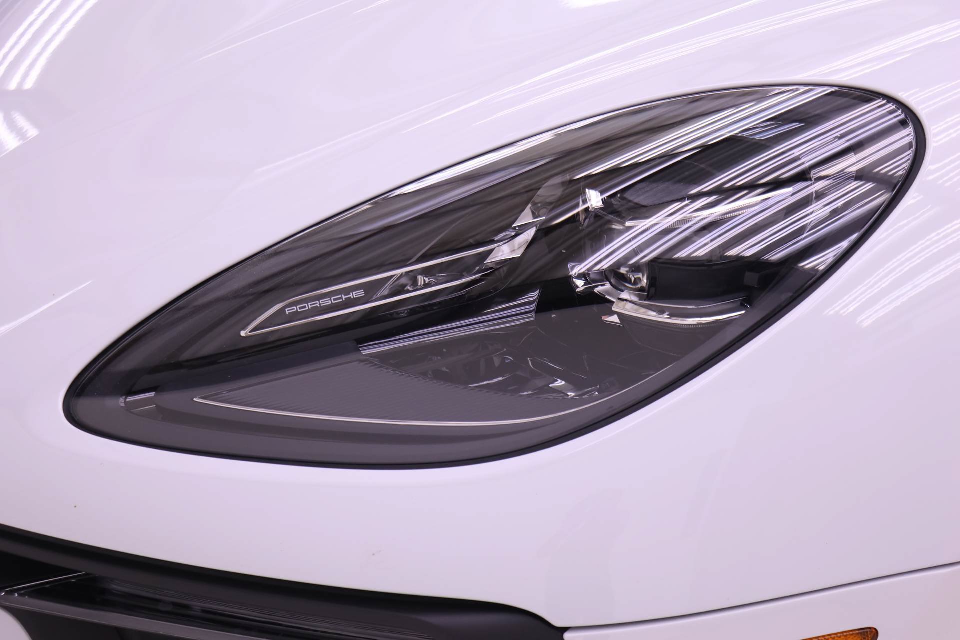 Used 2026 Porsche Macan AWD/4WD image 8