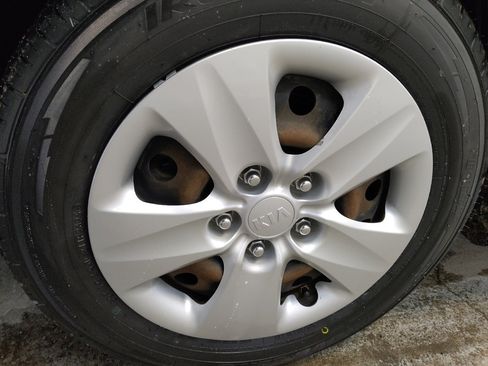 Used 2017 Kia Forte LX w/ LX Popular Package image 31