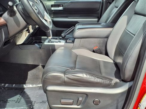 Used 2018 Toyota Tundra Limited w/ Limited Premium Package AWD/4WD image 12