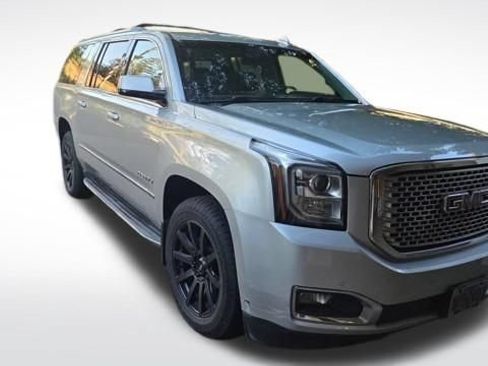 Used 2016 GMC Yukon XL Denali w/ Open Road Package AWD/4WD image 5