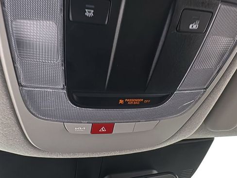 New 2025 Kia Niro EX image 30