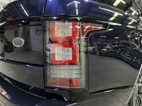 Used 2017 Land Rover Range Rover Autobiography image 18