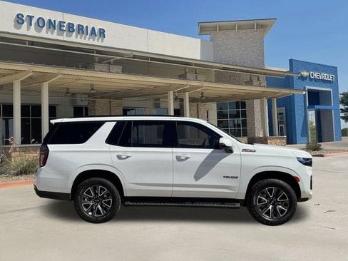 Used 2024 Chevrolet Tahoe Z71 w/ Luxury Package AWD/4WD image 4
