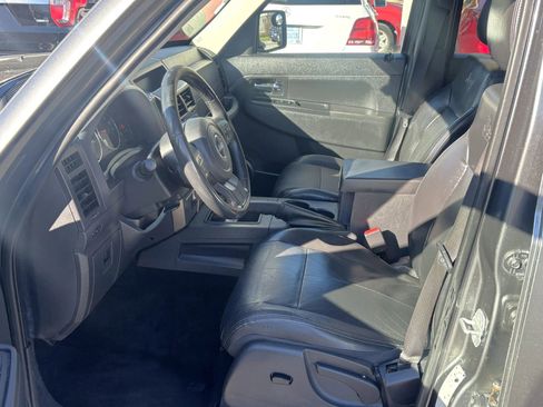 Used 2012 Jeep Liberty Sport image 13